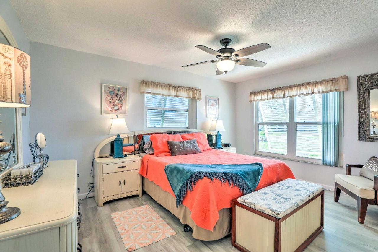 With Private Pool, 7 Mi To Beach!