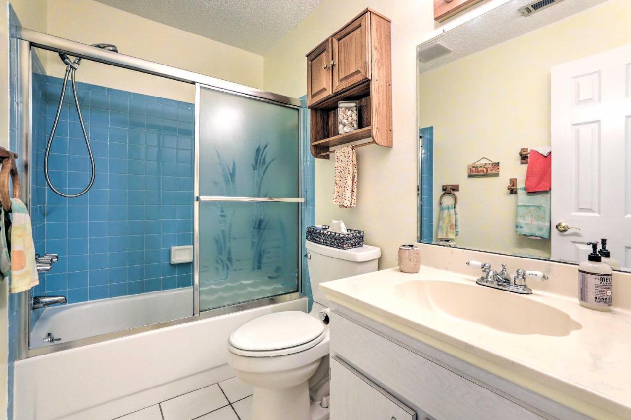 With Private Pool, 7 Mi To Beach! *